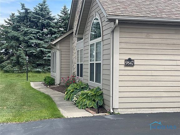 4th image of 9847 Connor Lake Cir #7-A