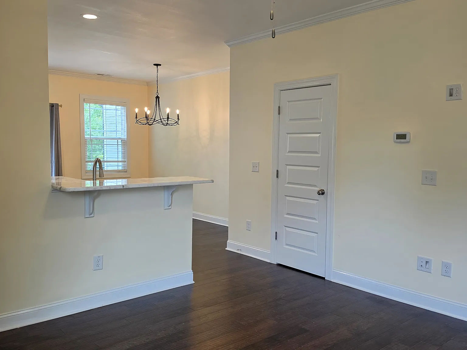 3 bed, 1840 sqft, $1,900 — Photo 3