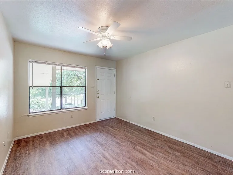 303 Manuel Dr #C — Photo 11