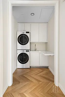 Laundry, photo 1