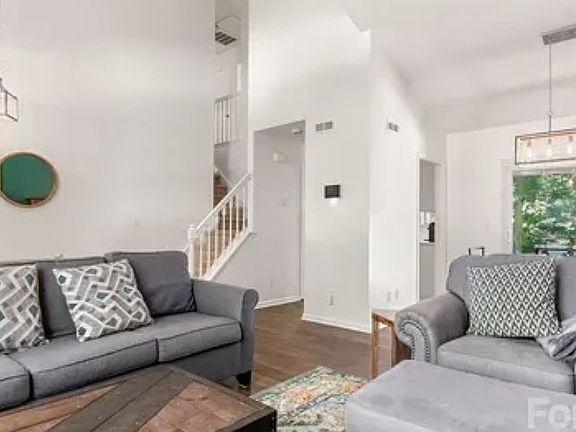 4th image of 3309 Sorrento Ct