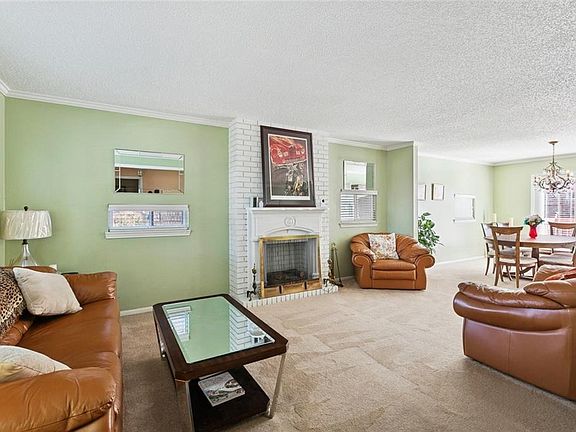4th image of 4639 Berkley Dr