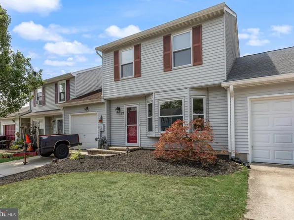 23 Blue Jay Dr, Clementon, NJ 08021