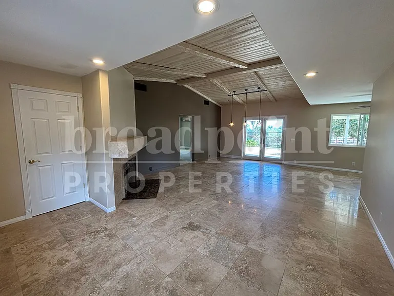 11145 Meadow Glen Way E — Photo 4