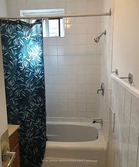 1211 College St #UPPER — Photo 20