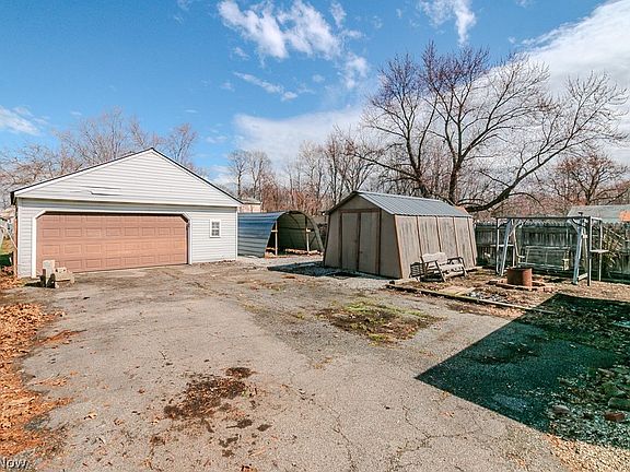 5th image of 34233 Beach Park Ave