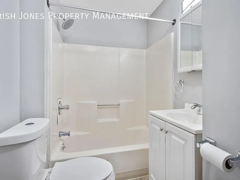 1899 Seneca St #2 — Photo 8