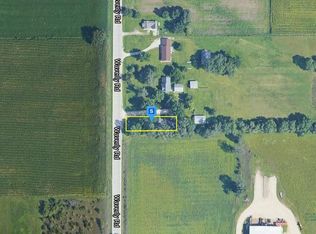 8142 Waverly Rd, Cedar Falls, IA 50613