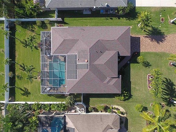 4th image of 2826 SW 50th Ter