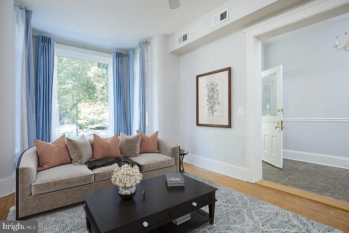 444 New Jersey Ave SE — Photo 2