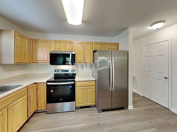3rd image of 1379 Wall St