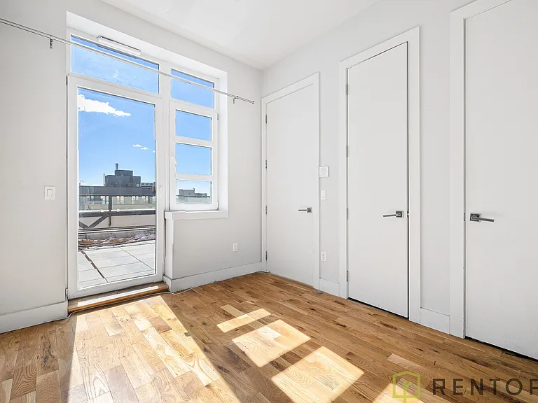 1003 Greene Ave #7I — Photo 6