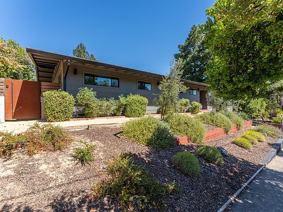 3rd image of 788 Walnut Avenue