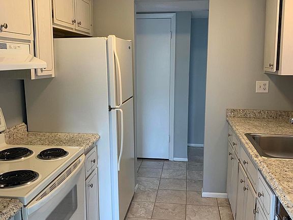 2nd image of 190 E Olmstead Dr Unit H11