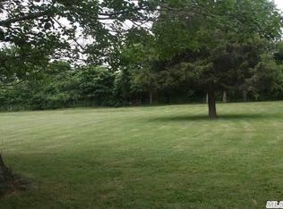 455 Stars Rd, East Marion, NY 11939