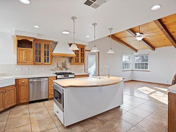 3rd image of 21556 Harvest Ln