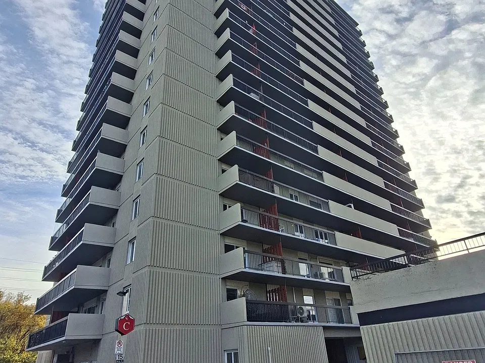 158C McArthur Ave #1209