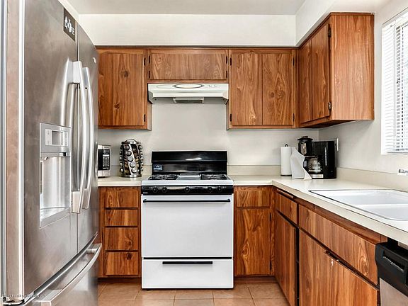 5th image of 510 Golden Springs Dr Unit E