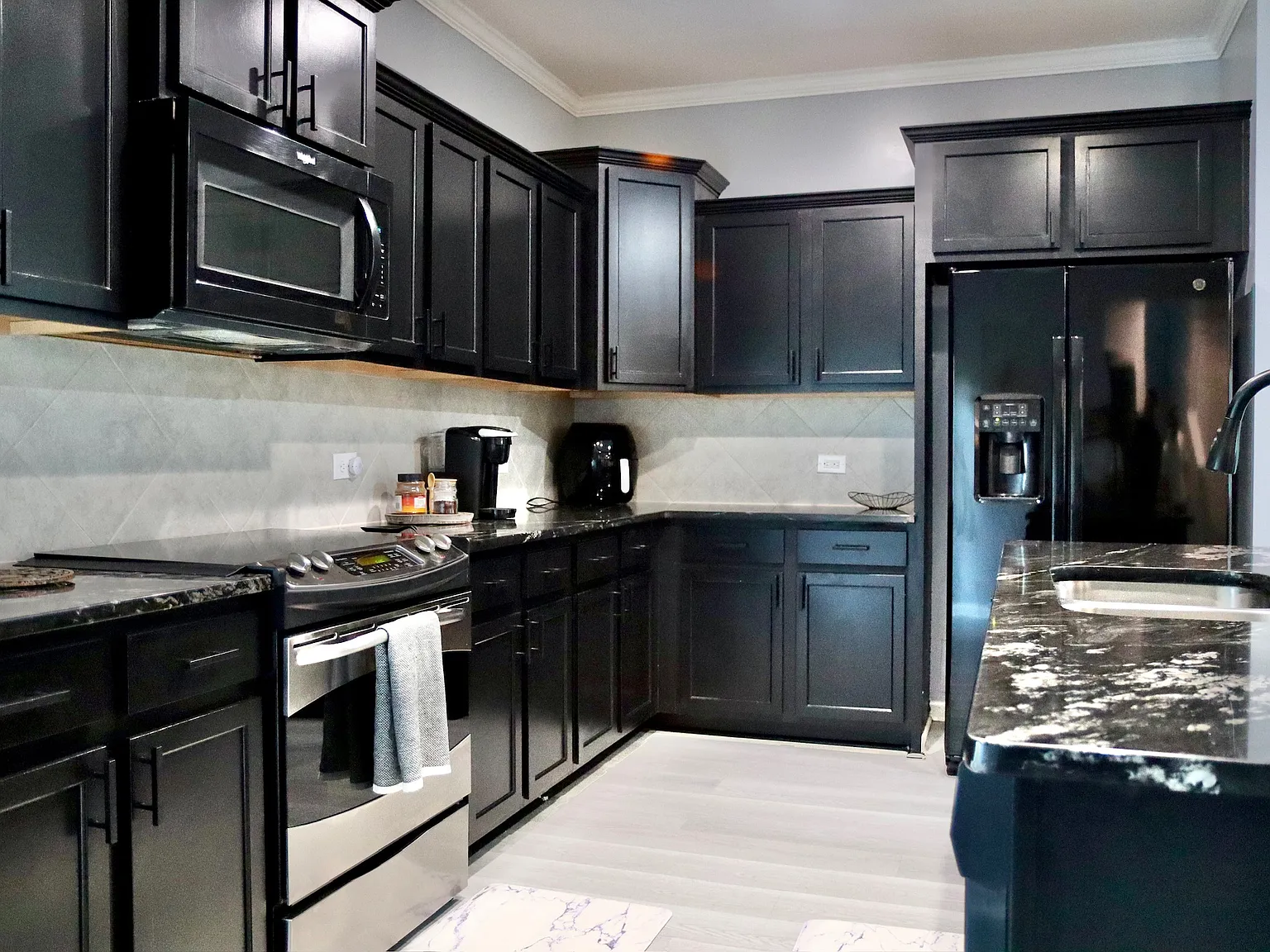 4 bed, 2148 sqft, $3,000 — Photo 3