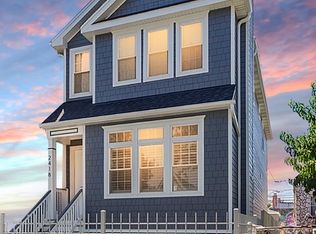 1938 N Ridgeway Ave, Chicago, IL 60647