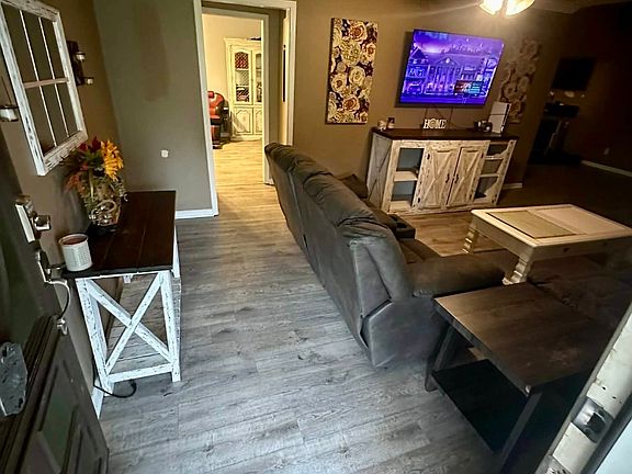 5th image of 6 General Ave NW