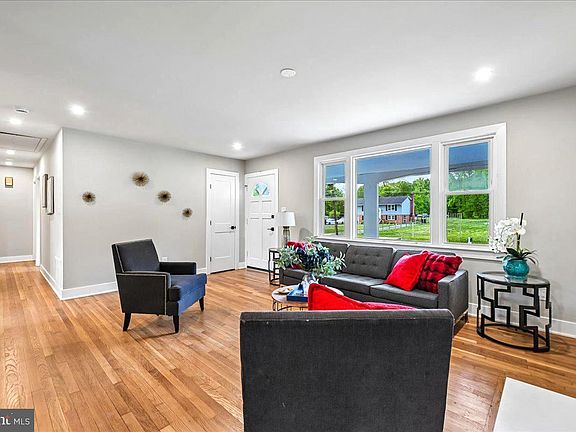 4th image of 6904 Friendship Rd
