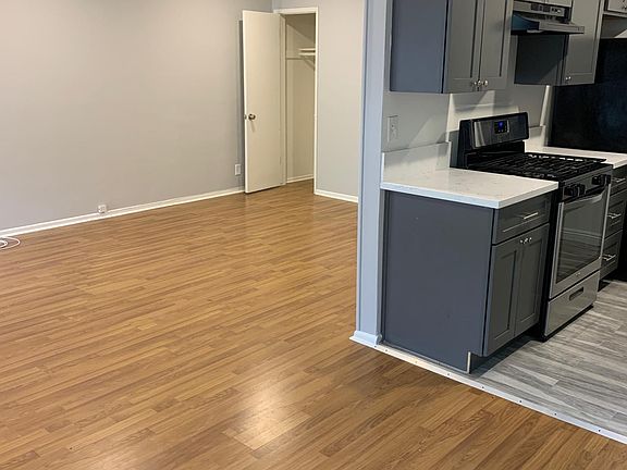 3rd image of 3923 Stevely Ave