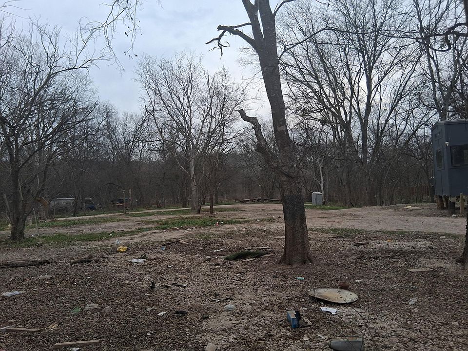2nd image of Veldt Dr