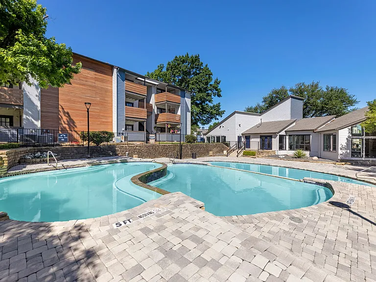 The Admiral Apartments — Photo 11