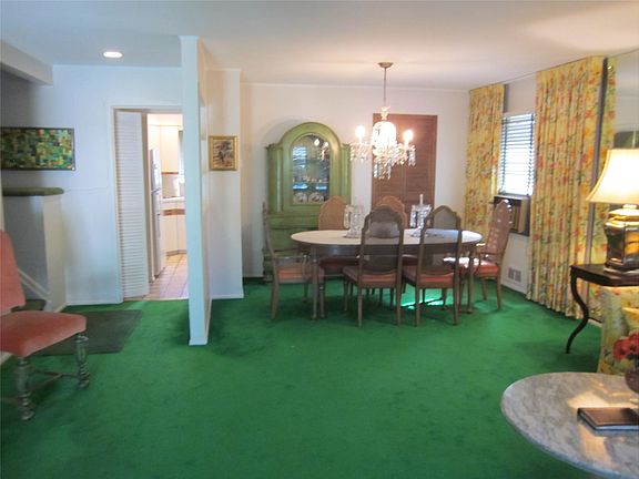 2nd image of 122 Orchard St