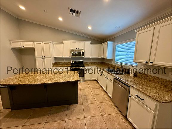 5th image of 10702 Montemar Dr