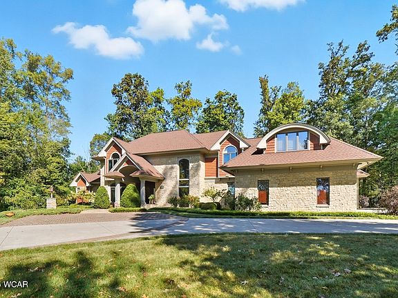 2nd image of 3039 Lakeshore Dr
