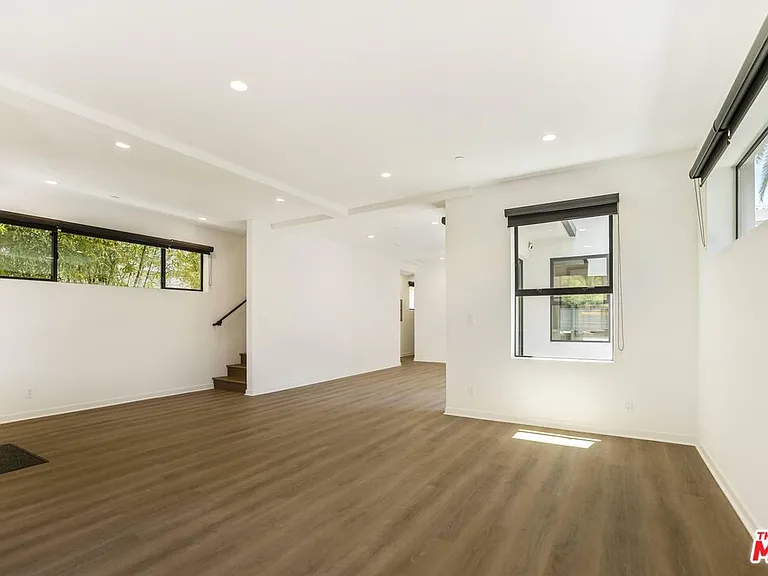 538 Vernon Ave — Photo 12