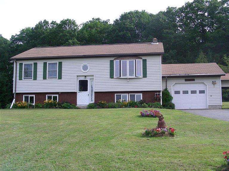 1st image of 149 Whispering Oaks Ln