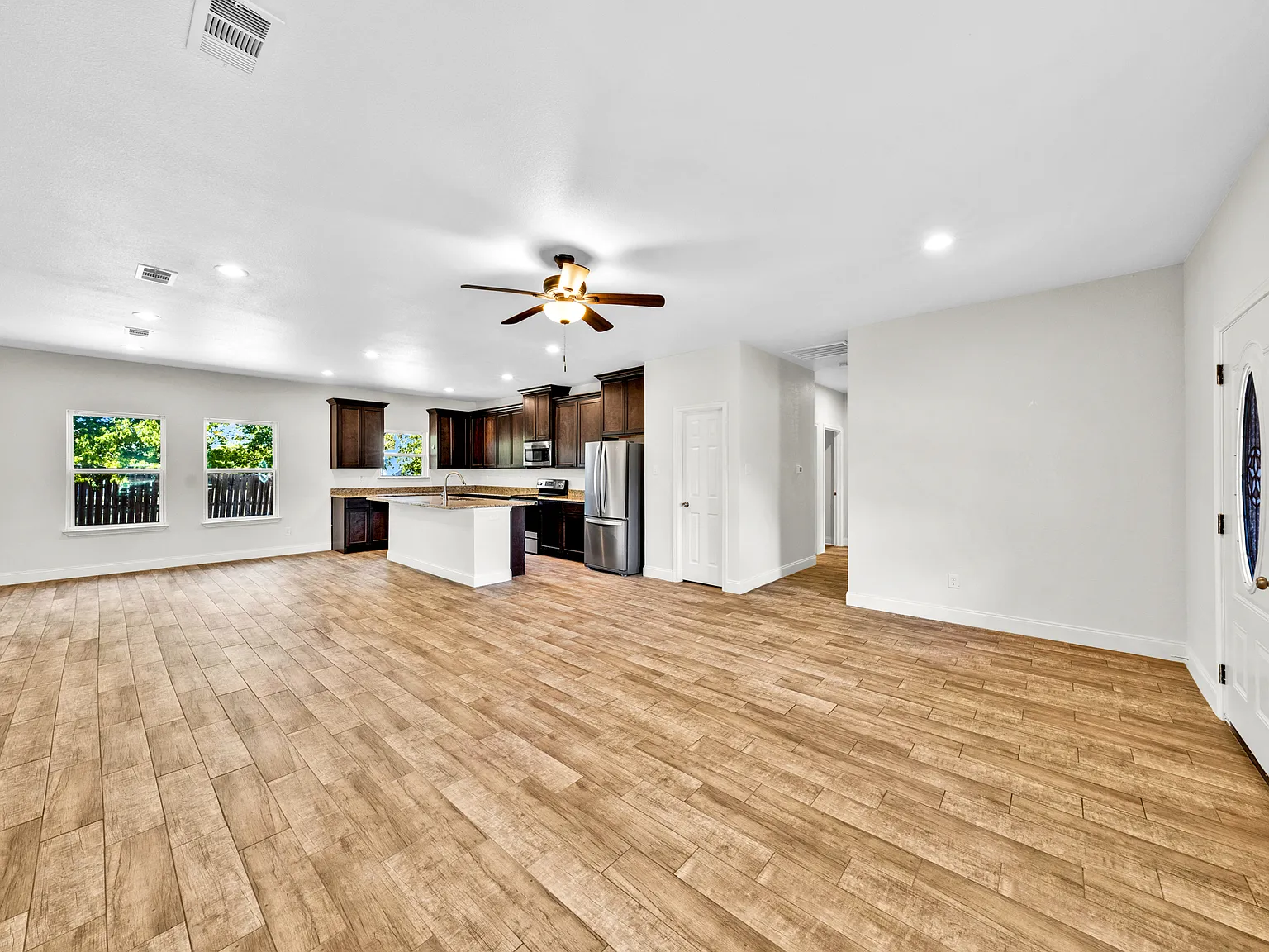 3 bed, 1634 sqft, $1,695 — Photo 4
