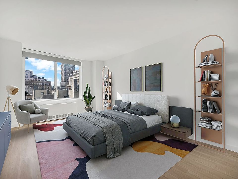 1st image of 70 W 37th St #1721