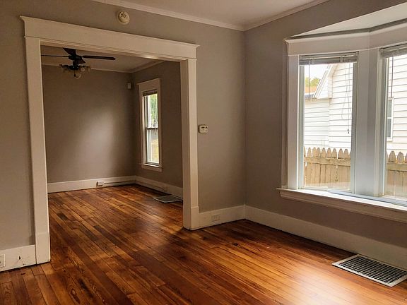 3rd image of 1353 Ewing Ave SE