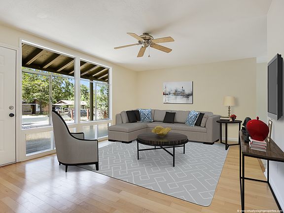 4th image of 1406 Corona Dr