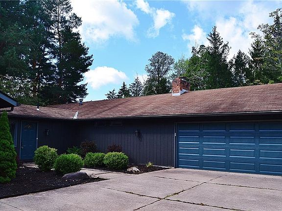 3rd image of 12432 Woodbriar Cir