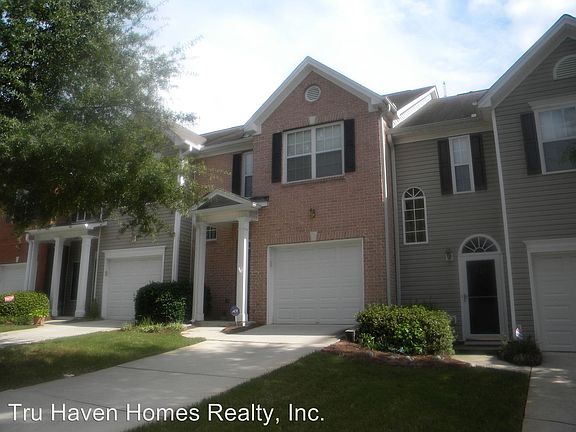 4th image of 431 Lantern Wood Dr