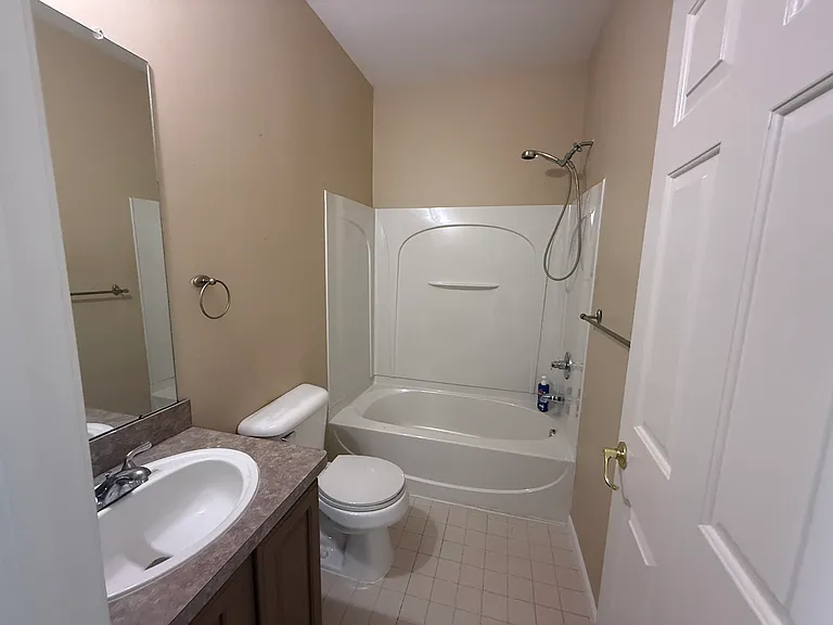 14586 Vauxhall Dr — Photo 12