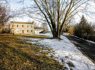 424 Bron Derw Dr, Wales, WI 53183