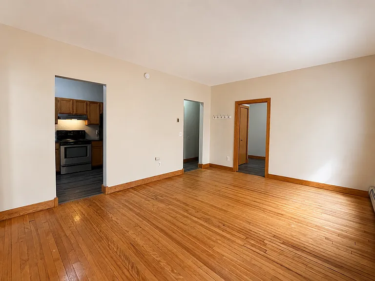 Emerson Manor Flats — Photo 19