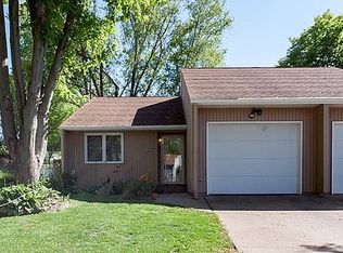1988 Holiday Rd, Coralville, IA 52241
