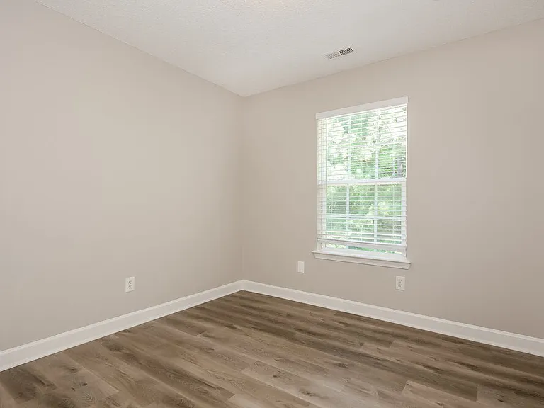 326 Kingville Dr — Photo 13