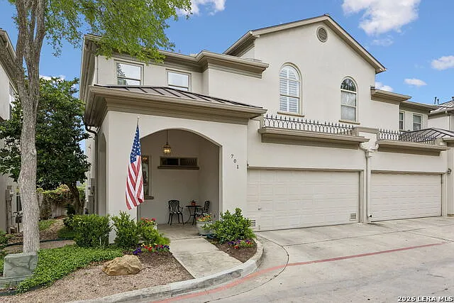 Los Arboles — Photo 1