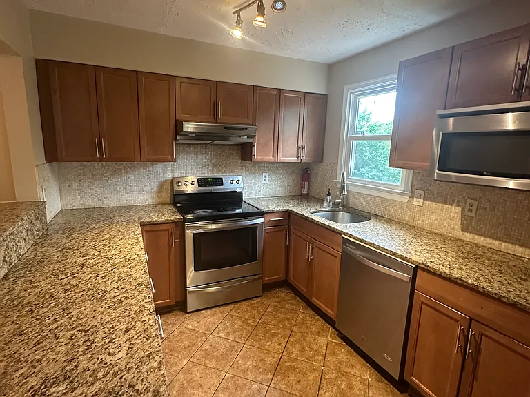 7446 Morrison Dr — Photo 6