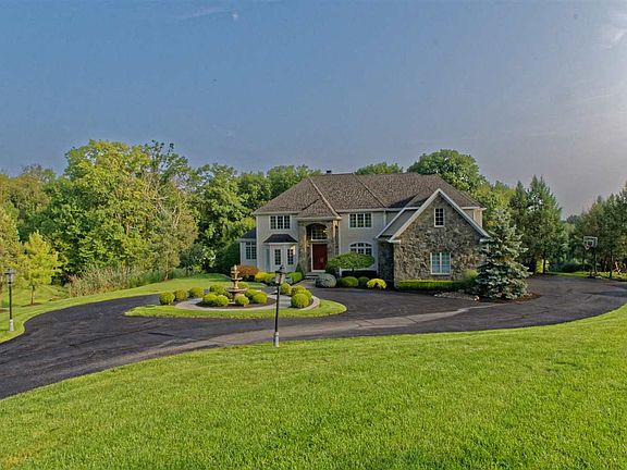 4th image of 11 Stoneridge Dr