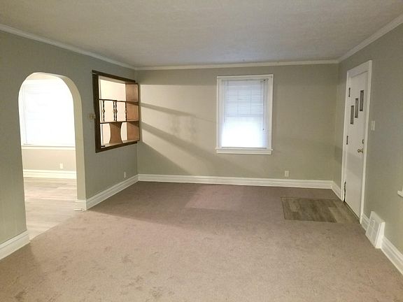 4th image of 1412 Roslyn Ave SW