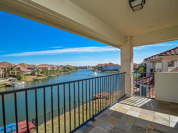 4th image of 1131 Villa Bergamo Ct